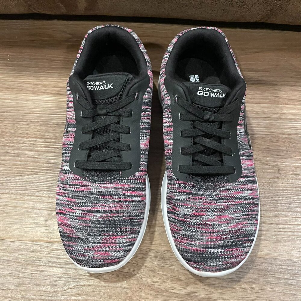 Sketchers Go Walks Size 6.5